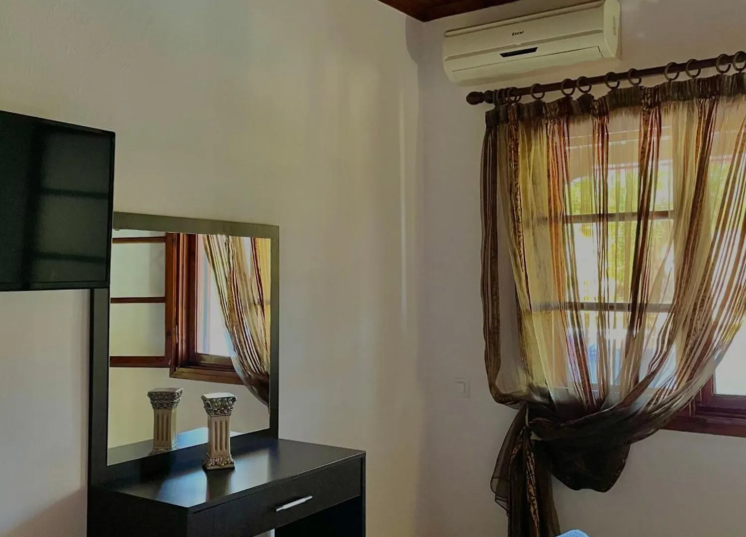 Anna Dani Apartments Вурвуру