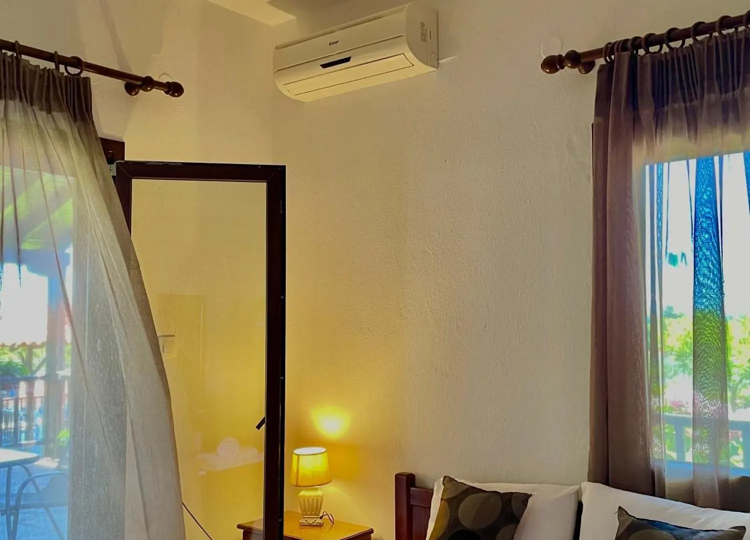 Anna Dani Apartments Вурвуру